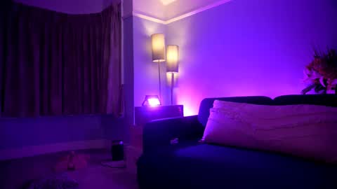 Emily Hill online show from 21, 2, 2025