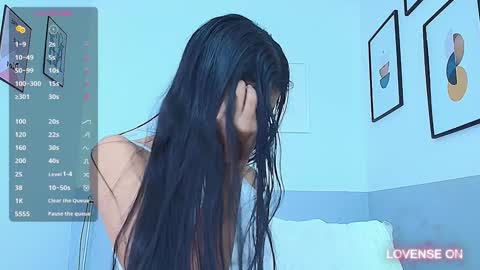 Snapshot of littlee_emilyy_ chatting on 13, 12, 2024 Emily online show from 13, 12, 2024