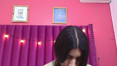 Snapshot of littlee_emilyy_ chatting on 23, 1, 2025 Emily online show from 23, 1, 2025