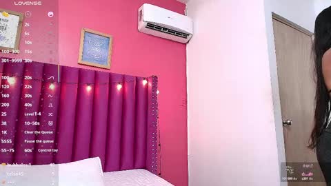 Snapshot of littlee_emilyy_ chatting on 12, 2, 2025 Emily online show from 12, 2, 2025