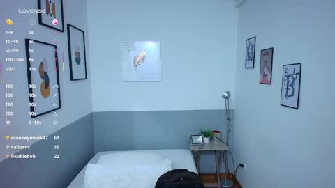 Snapshot of littlee_emilyy_ chatting on 18, 2, 2025 Emily online show from 18, 2, 2025