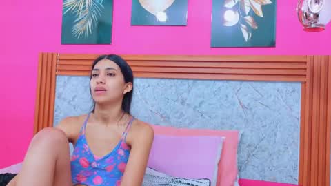 Snapshot of littlee_emilyy_ chatting on 24, 3, 2026 Emily online show from 24, 3, 2026