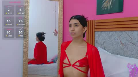 Snapshot of littlee_emilyy_ chatting on 11, 4, 2026 Emily online show from 11, 4, 2026