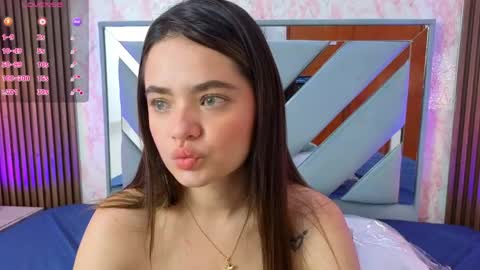 Snapshot of littleesara18 chatting on 28, 4, 2026 Sara online show from 28, 4, 2026