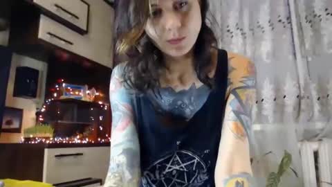 Snapshot of littlehappines chatting on 1, 2, 2025 littlehappines online show from 1, 2, 2025