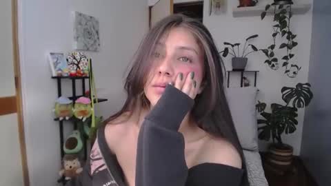 Snapshot of littlelaksmi chatting on 19, 6, 2026 Laksmi online show from 19, 6, 2026