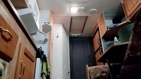 Snapshot of littleleo96 chatting on 2, 12, 2025 littleleo96 online show from 2, 12, 2025