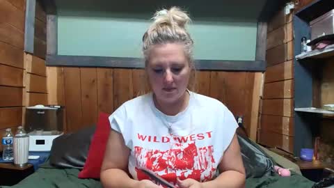 Snapshot of littlelisa1 chatting on 30, 4, 2026 lisanixs online show from 30, 4, 2026