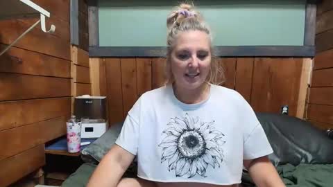 Snapshot of littlelisa1 chatting on 5, 5, 2026 lisanixs online show from 5, 5, 2026