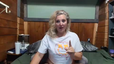 Snapshot of littlelisa1 chatting on 11, 5, 2026 lisanixs online show from 11, 5, 2026
