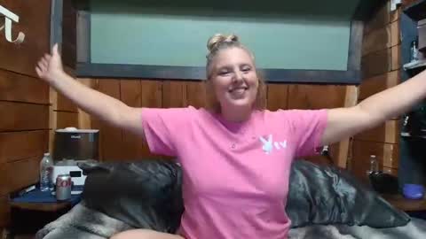 Snapshot of littlelisa1 chatting on 17, 5, 2026 lisanixs online show from 17, 5, 2026