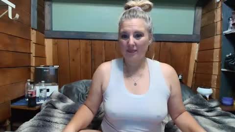 Snapshot of littlelisa1 chatting on 28, 5, 2026 lisanixs online show from 28, 5, 2026