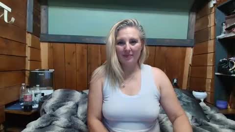 Snapshot of littlelisa1 chatting on 29, 5, 2026 lisanixs online show from 29, 5, 2026