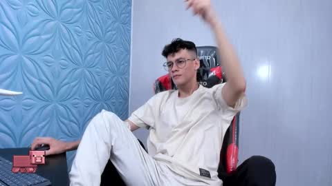 MAX online show from 19, 10, 2025