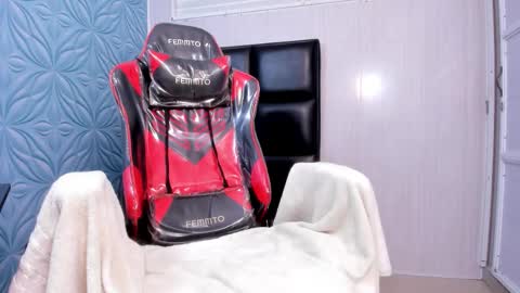 MAX online show from 1, 11, 2025