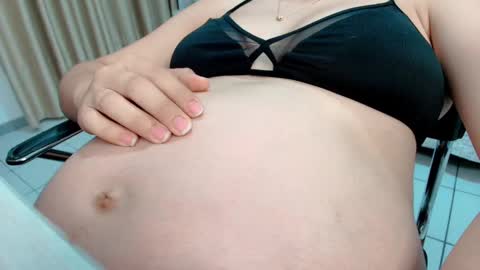 Snapshot of littlemolly_pregnant chatting on 11, 3, 2025 Sarahs Room online show from 11, 3, 2025