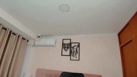 Snapshot of littlemolly_pregnant chatting on 29, 9, 2025 Sarahs Room online show from 29, 9, 2025