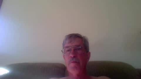 Snapshot of littlepetey17 chatting on 25, 9, 2025 littlepetey17 online show from 25, 9, 2025