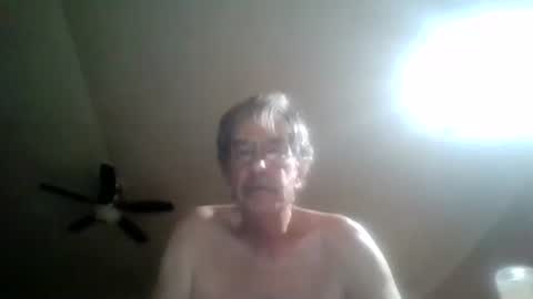 Snapshot of littlepetey17 chatting on 18, 11, 2025 littlepetey17 online show from 18, 11, 2025