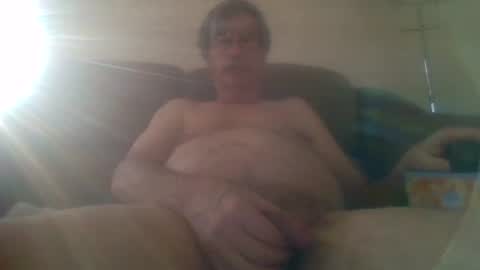 Snapshot of littlepetey17 chatting on 27, 11, 2025 littlepetey17 online show from 27, 11, 2025