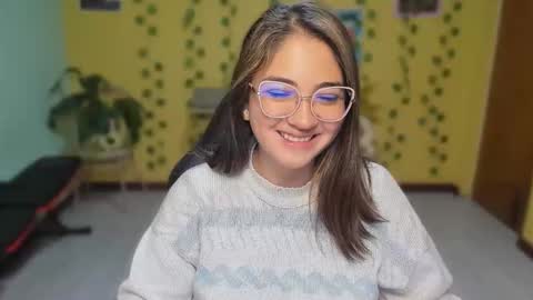 Snapshot of littleprety6969 chatting on 17, 4, 2026 Mia Wednesday to Sunday 730 am to 1030 am Colombian Hour D online show from 17, 4, 2026