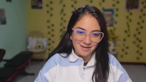 Snapshot of littleprety6969 chatting on 11, 5, 2026 Mia Wednesday to Sunday 730 am to 1030 am Colombian Hour D online show from 11, 5, 2026