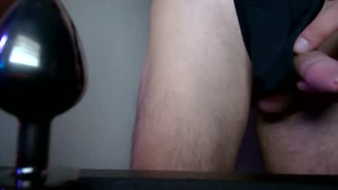 Snapshot of littleprincegotkinky chatting on 4, 10, 2025 yettobebroken online show from 4, 10, 2025