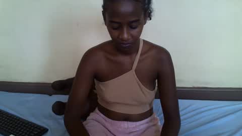 littlesandie online show from 17, 2, 2025