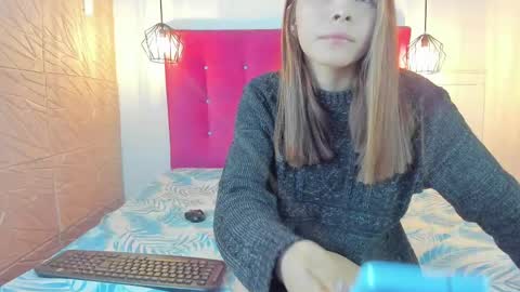 Snapshot of littlesophiie_ chatting on 20, 2, 2025 littlesophiie_ online show from 20, 2, 2025