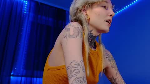 Niki  free tg channel with some photos gifs and info about streams  online show from 15, 12, 2024