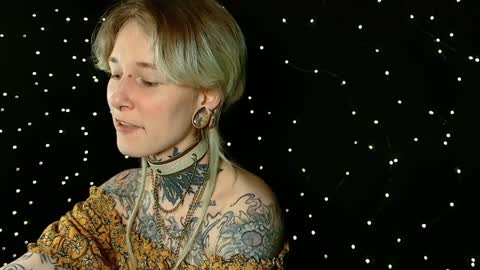 Niki  free tg channel with some photos gifs and info about streams  online show from 19, 12, 2024