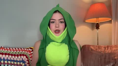 Snapshot of littlesugarpea chatting on 8, 1, 2025 Little Sugar Pea online show from 8, 1, 2025