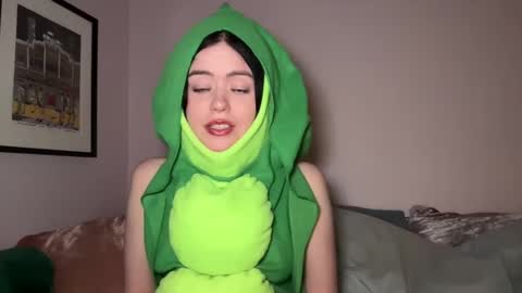 Snapshot of littlesugarpea chatting on 15, 1, 2025 Little Sugar Pea online show from 15, 1, 2025