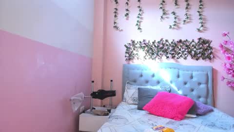 Snapshot of littletammy4u_ chatting on 19, 9, 2025 tammy online show from 19, 9, 2025