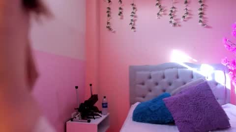 Snapshot of littletammy4u_ chatting on 23, 10, 2025 tammy online show from 23, 10, 2025