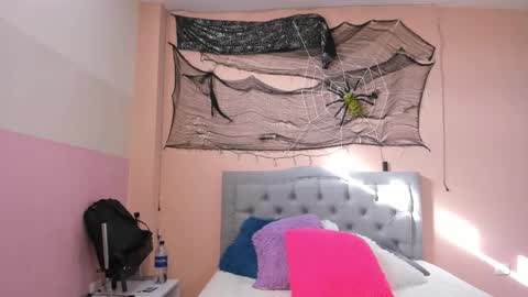 Snapshot of littletammy4u_ chatting on 27, 10, 2025 tammy online show from 27, 10, 2025