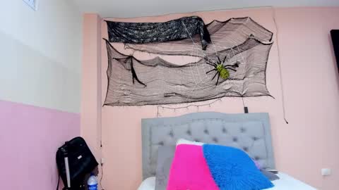 Snapshot of littletammy4u_ chatting on 28, 10, 2025 tammy online show from 28, 10, 2025