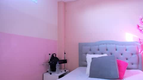 Snapshot of littletammy4u_ chatting on 8, 11, 2025 tammy online show from 8, 11, 2025