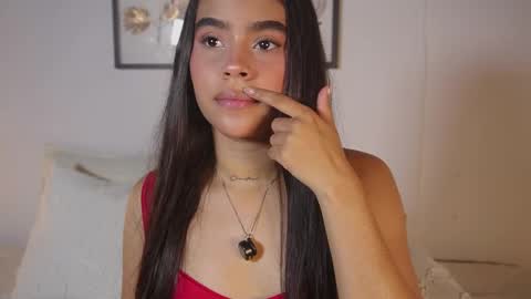 Snapshot of littletammy_ chatting on 2, 5, 2026 littletammy_ online show from 2, 5, 2026