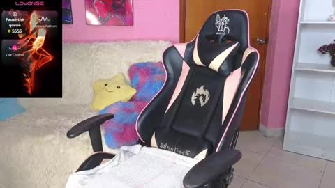 Snapshot of littlevixen18 chatting on 11, 2, 2025 littlevixen18 online show from 11, 2, 2025