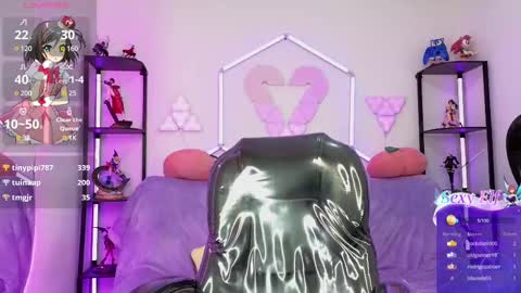 Snapshot of littlevixen18 chatting on 12, 3, 2025 littlevixen18 online show from 12, 3, 2025