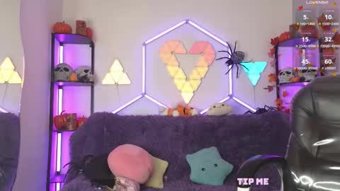 Snapshot of littlevixen18 chatting on 8, 10, 2025 littlevixen18 online show from 8, 10, 2025