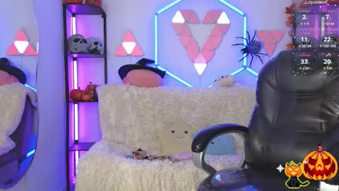 Snapshot of littlevixen18 chatting on 16, 10, 2025 littlevixen18 online show from 16, 10, 2025