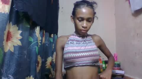 Snapshot of littleyanah chatting on 18, 4, 2026 yanah online show from 18, 4, 2026