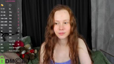 livelyluna online show from 10, 10, 2025