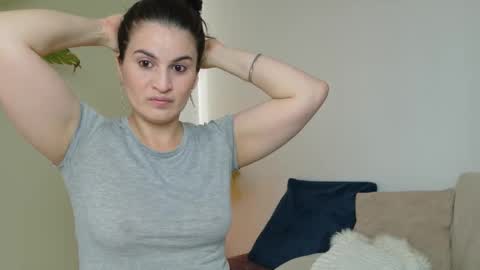 Snapshot of liz_devine chatting on 9, 11, 2025 liz online show from 9, 11, 2025