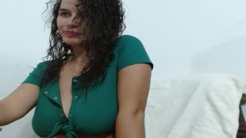 Snapshot of liz_fe chatting on 3, 10, 2025 liz_fe online show from 3, 10, 2025