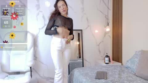 Snapshot of liz_merchan chatting on 28, 5, 2026 liz online show from 28, 5, 2026