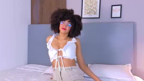 Snapshot of lizlilux chatting on 10, 10, 2025 lizlilux online show from 10, 10, 2025