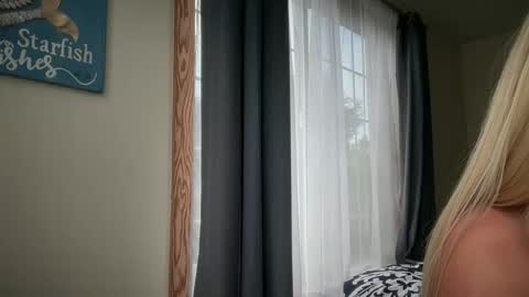 Liz Purr online show from 9, 1, 2025